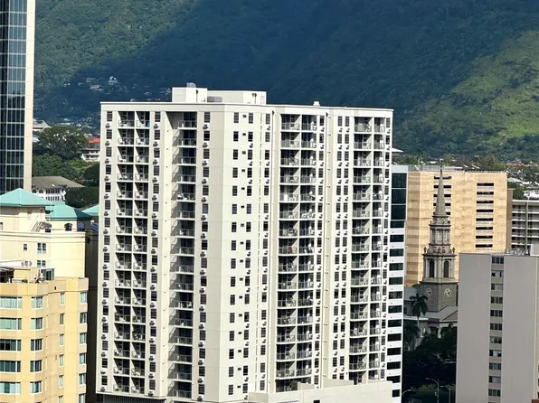 1315 Kalakaua Ave APT 1110, Honolulu, HI 96826