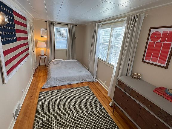 4th image of 2020 Rosedale Ave