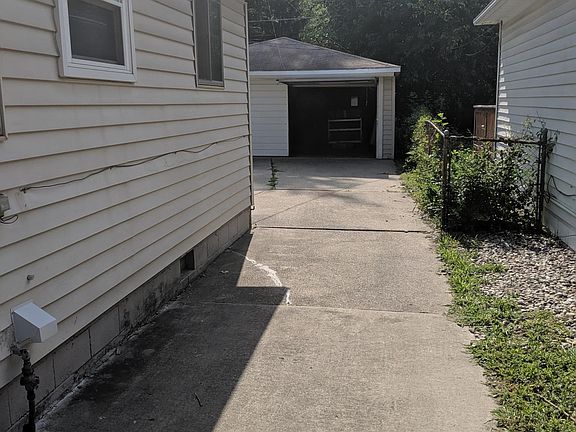2nd image of 4436 Ziegler St