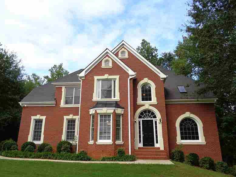 1st image of 3811 Martingale Dr SE
