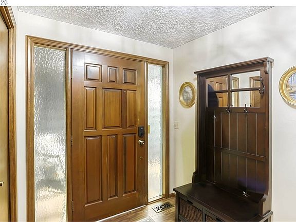 3rd image of 1110 NW Springwood Ln