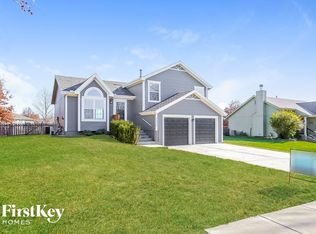11517 N Manning Ave, Kansas City, MO 64157