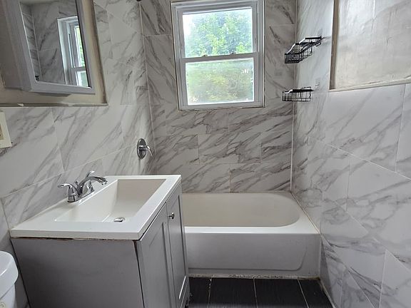 4th image of 122 Marshall St #2A
