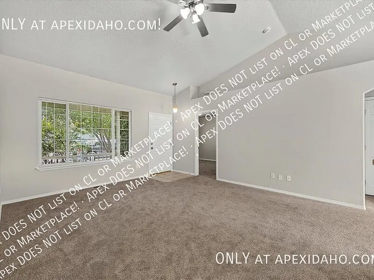 3851 N Lezana Ave — Photo 8