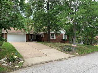 1011 Rustling Rd, South Charleston, WV 25303