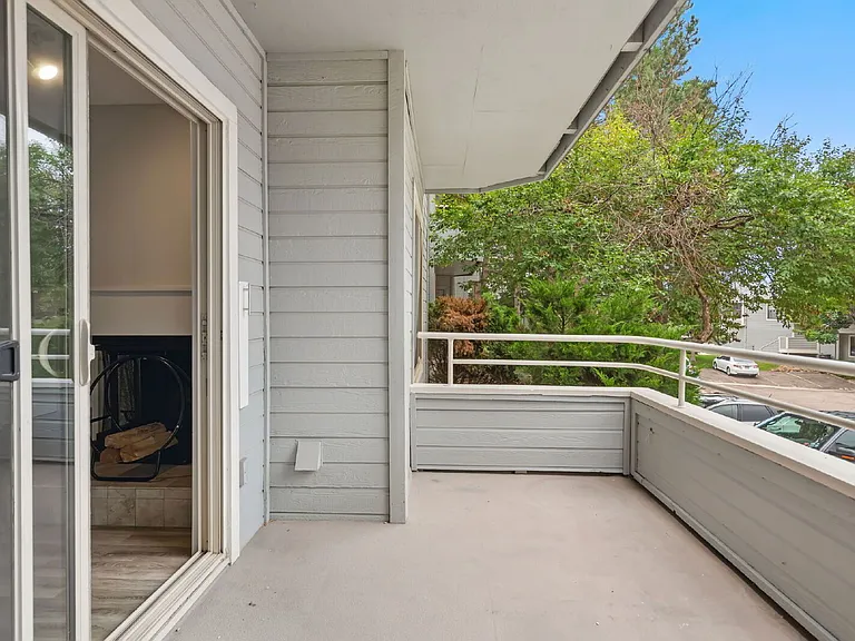 952 Acapulco Ct — Photo 23