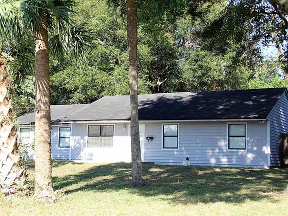 4th image of 610 Arlingwood Ave