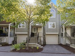 1903 Regent Dr, Mount Kisco, NY 10549
