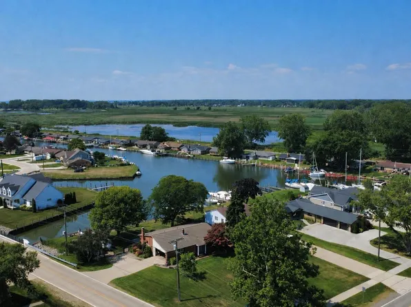 32160 S River Rd, Harrison Township, MI 48045