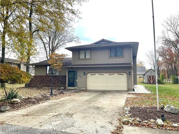 689 Lafayette Blvd, Sheffield Lake, OH 44054