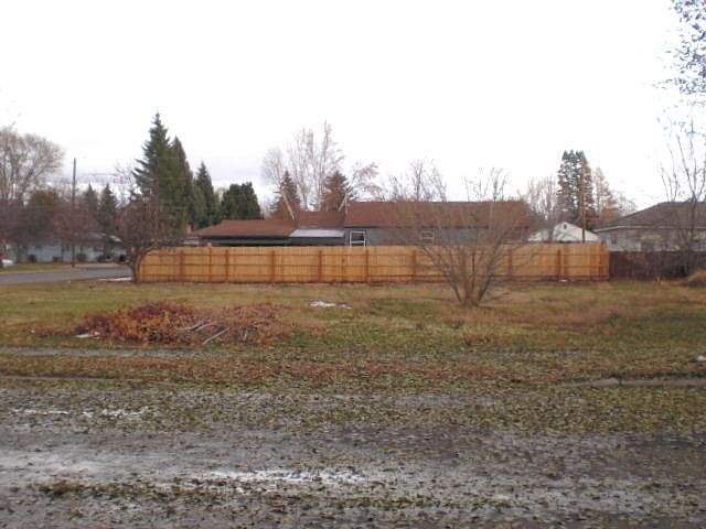 2nd image of 2940 5th St