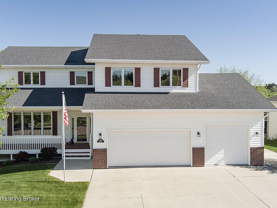 1st image of 820 Cody Dr