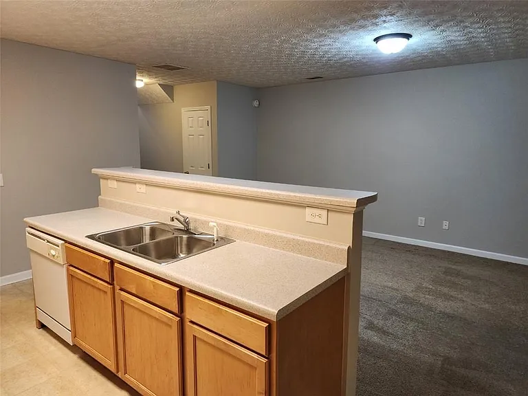 6129 Brookechase Ln — Photo 2