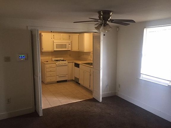 4th image of 4625 Laurel St APT 3
