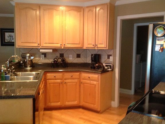 5th image of 215 Willow Lake Dr