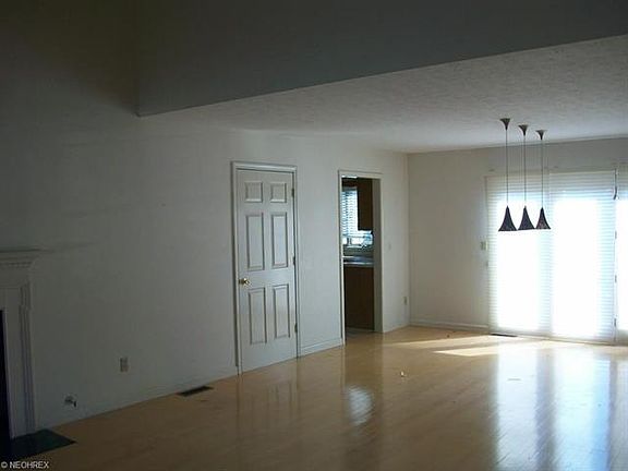 5th image of 12 Pond Dr #12