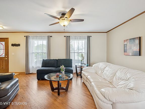 3rd image of 654 Cherrywood Dr