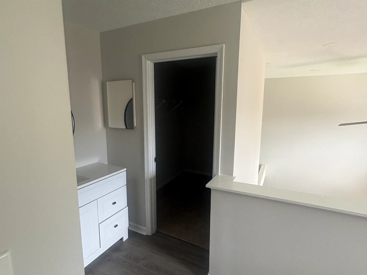 2 bed, 864 sqft, $1,600 — Photo 2