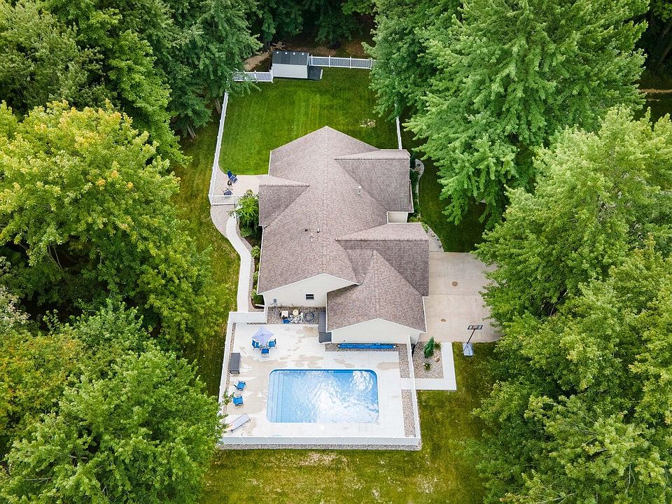 1st image of 231 Aaron Dr