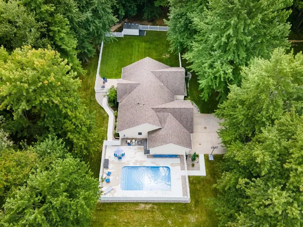 231 Aaron Dr, Coldwater, MI 49036