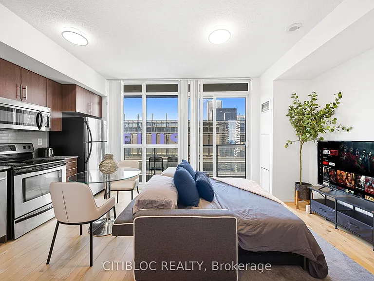 65 Bremner Blvd #4007 — Photo 42