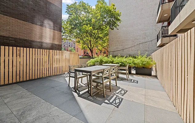 Rented by Living New York | media 44