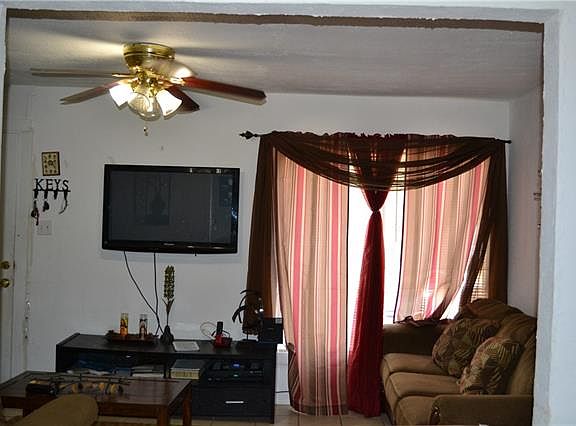 4th image of 3925 Galvez Ave