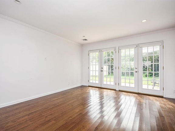 4th image of 74 East Ave