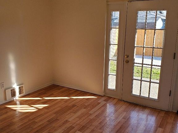 5th image of 8926 12th St NE