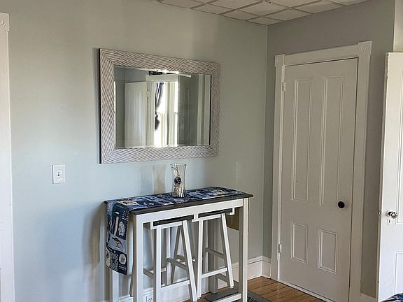 Counter height side table/chairs.