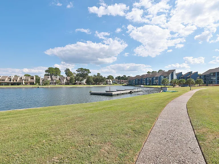 12600 Melville Dr #318B — Photo 26