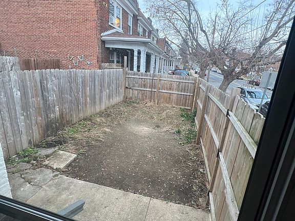 Fenced in Private Yard, Grass is to be planted this spring