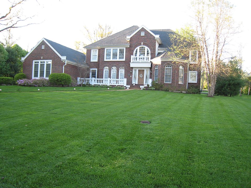 1st image of 12 Ladue Mdws