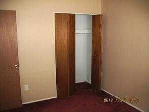 4th image of 1039 E Milton Ave