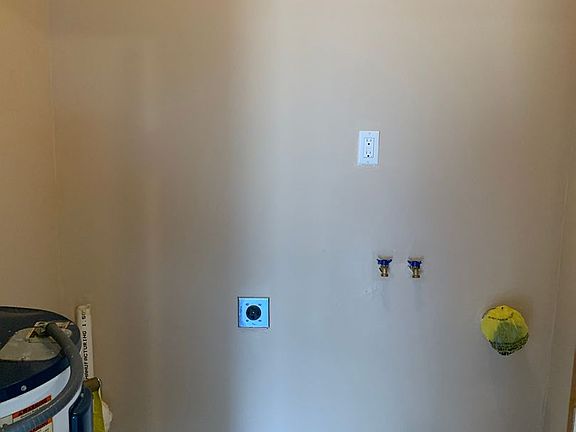 5th image of 1123 Lynn St APT 4