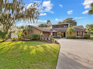 103 Acacia Point, Yalaha, FL 34797