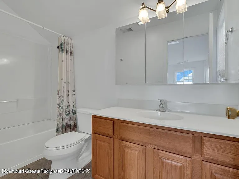 1708 Lake Dr — Photo 47