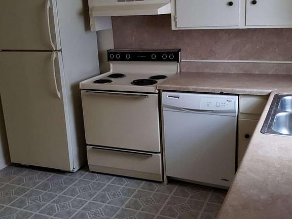 3rd image of 411 S Sycamore St APT 2