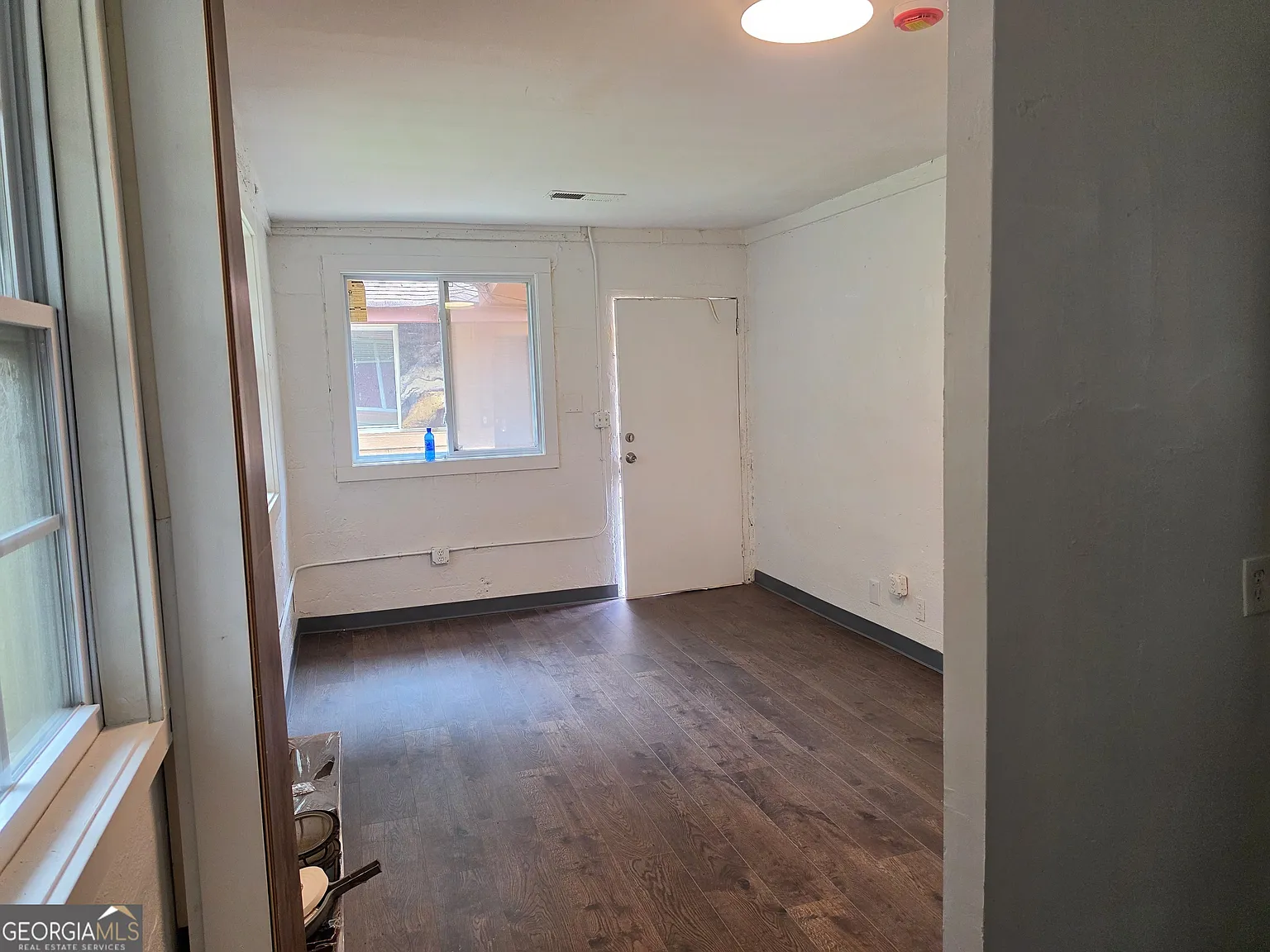 1 bed, 1.0 bath, 1012 sqft, $900 — Photo 3