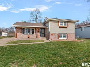 2721 Delaware Dr, Springfield, IL 62702