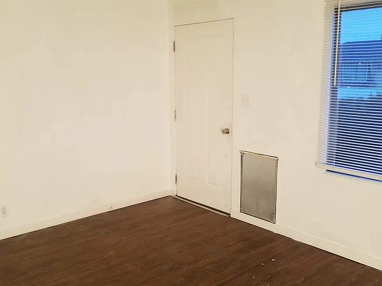 547 E Rockwell Ave — Photo 2