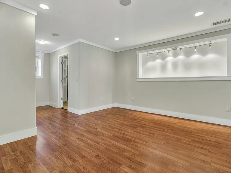 116 Unaka Ave #2 — Photo 14