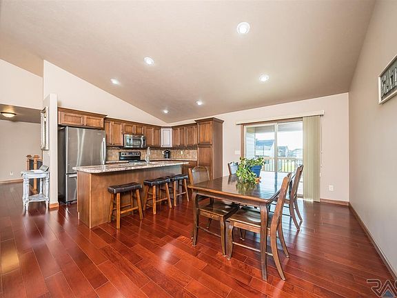 4th image of 5432 S Westwind Ave