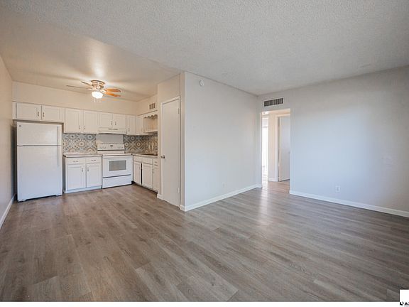 4th image of 2352 E Broadway Rd APT B