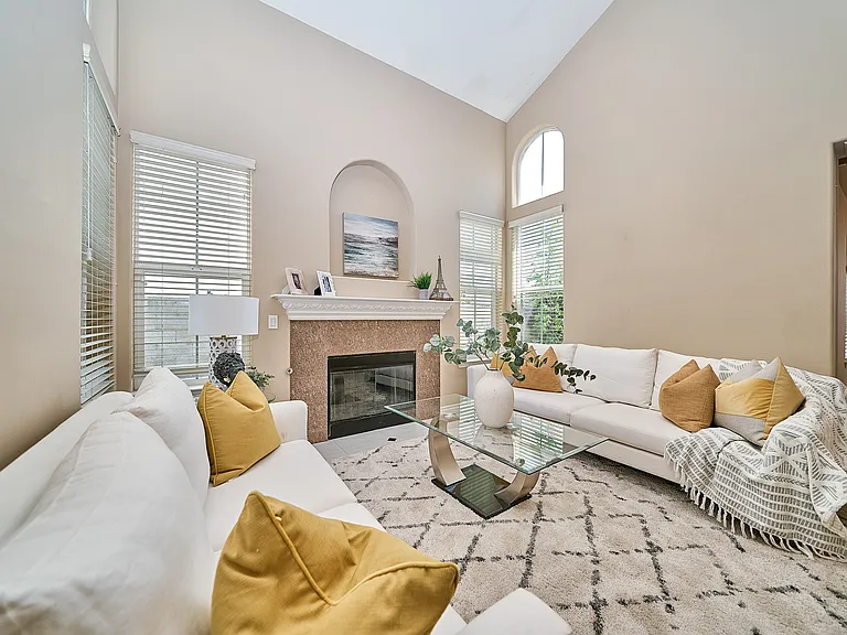 2577 Mountain Ave — Photo 10