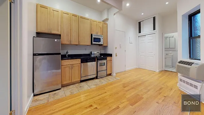 Rented by Bond New York | media 4