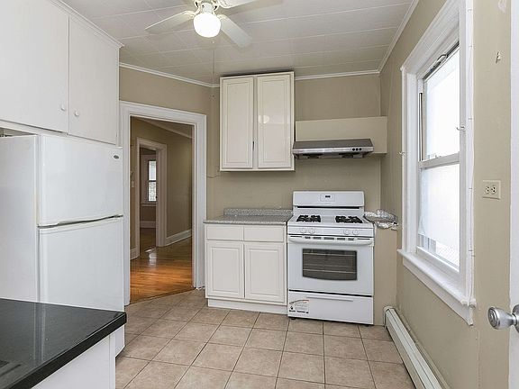 3rd image of 42-24 Marathon Pkwy #42-24