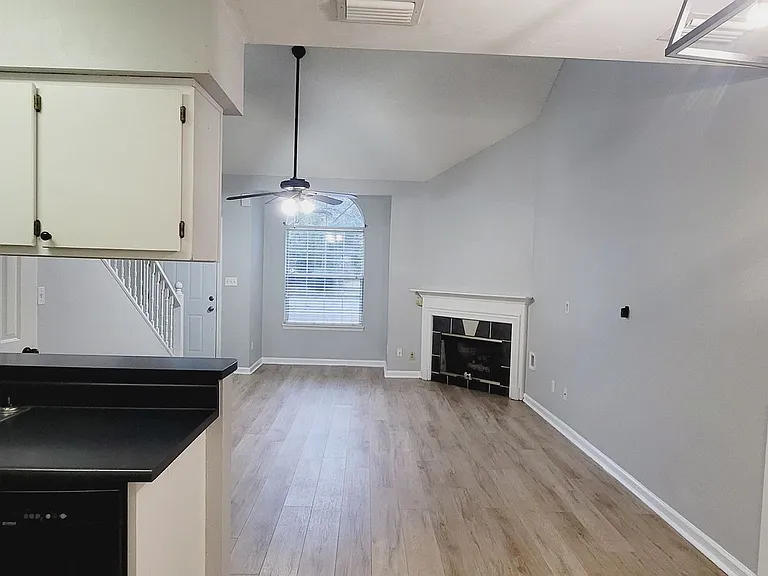 2419 Nugget Ln — Photo 2