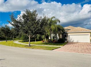 8642 Veronawalk Cir, Naples, FL 34114