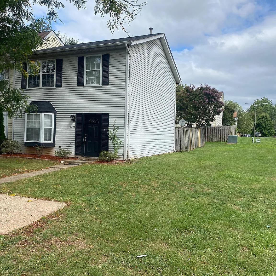 3 bed, 2.5 bath, 1232 sqft, $2,400 — Photo 1